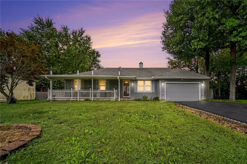 1006 Town And Country Lane Property Photo 1