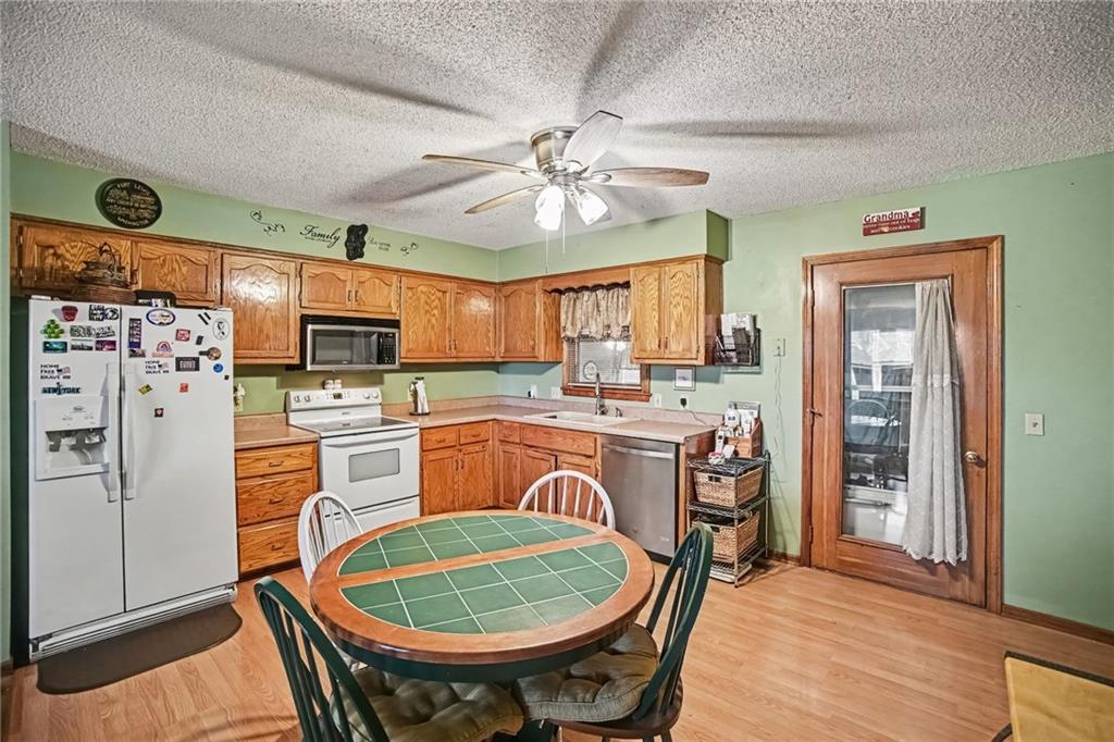 1006 Town And Country Lane Property Photo 10