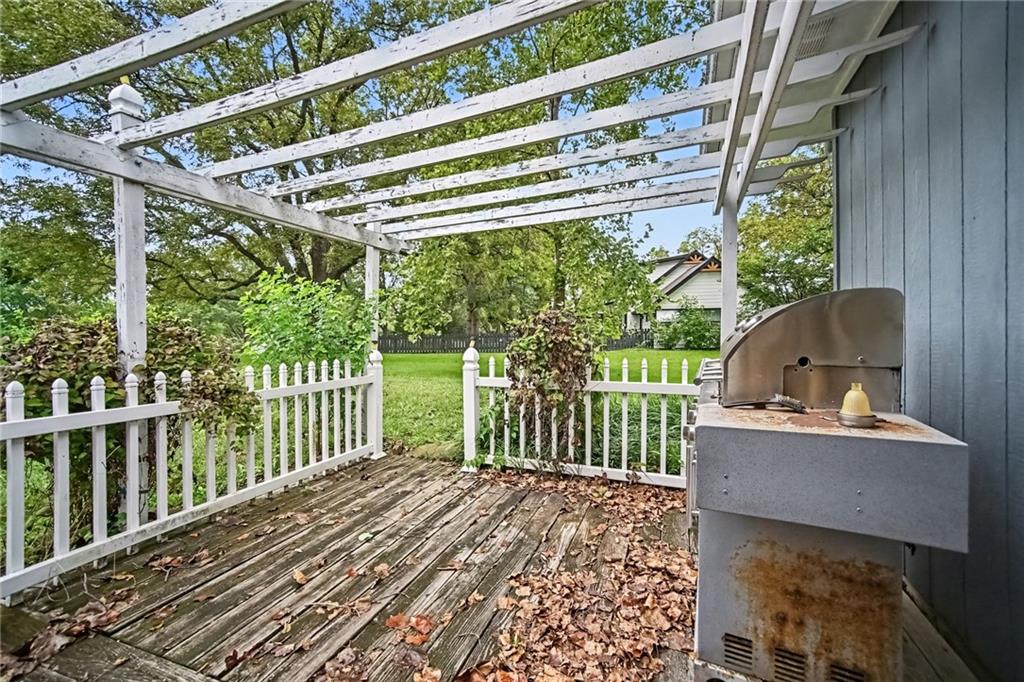 1006 Town And Country Lane Property Photo 23
