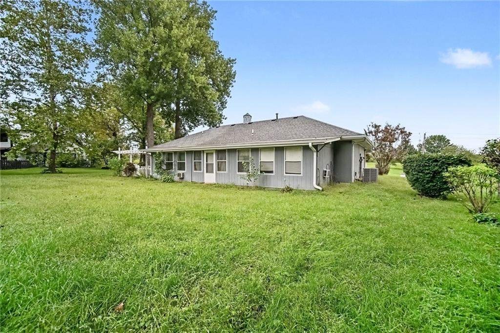 1006 Town And Country Lane Property Photo 24