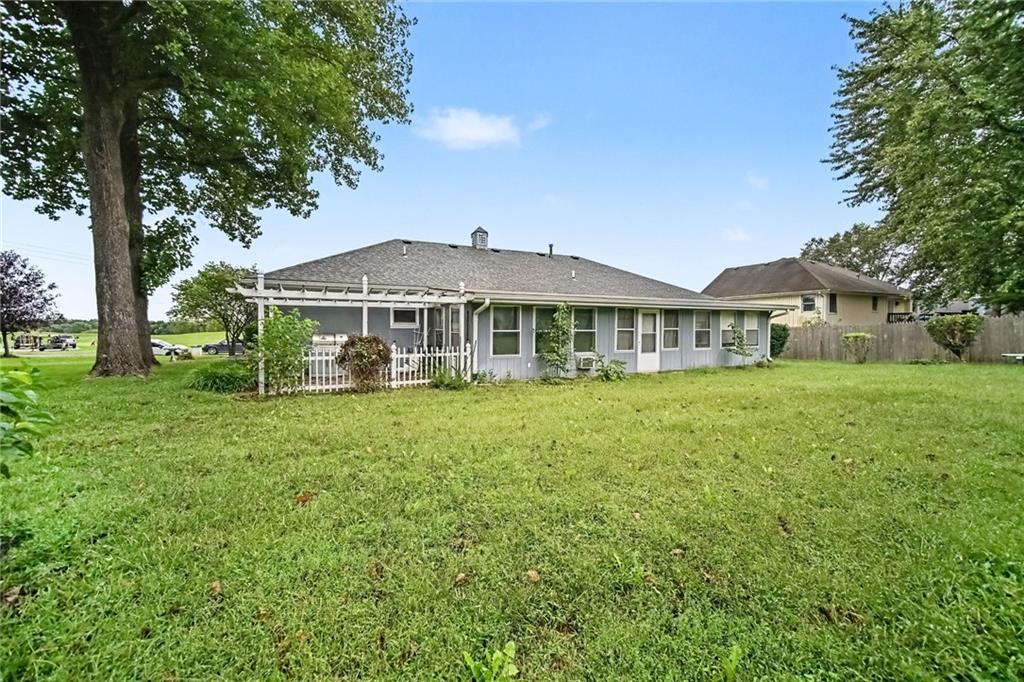 1006 Town And Country Lane Property Photo 26