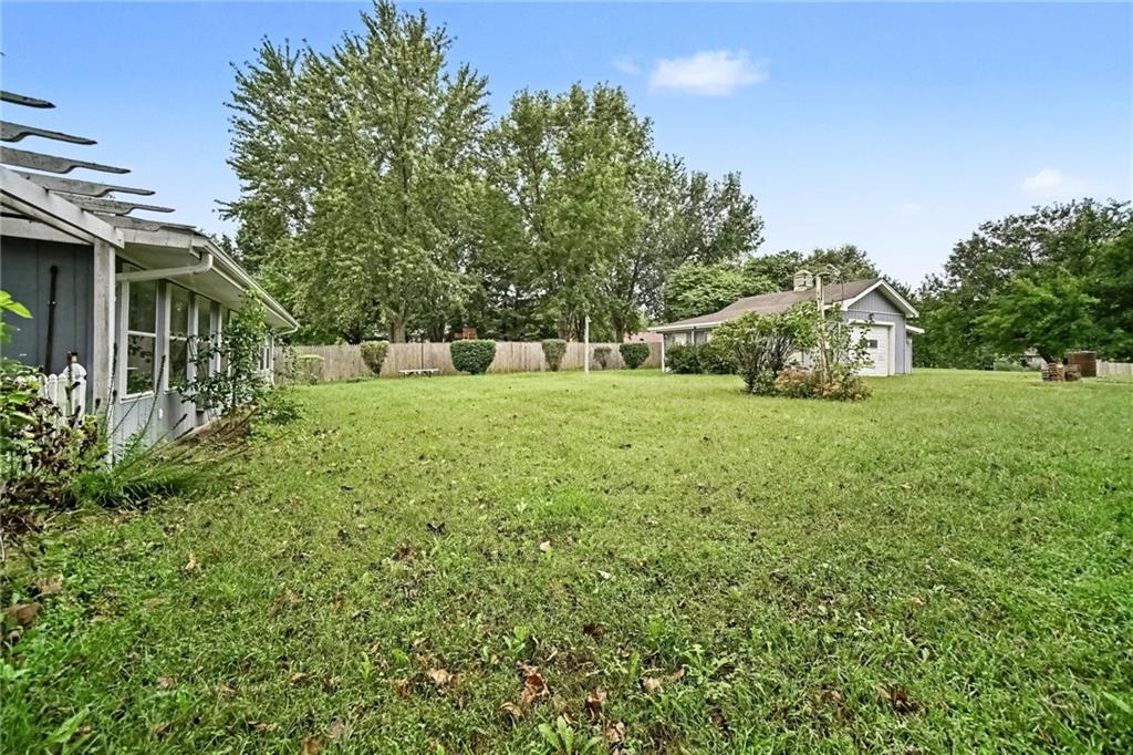 1006 Town And Country Lane Property Photo 27