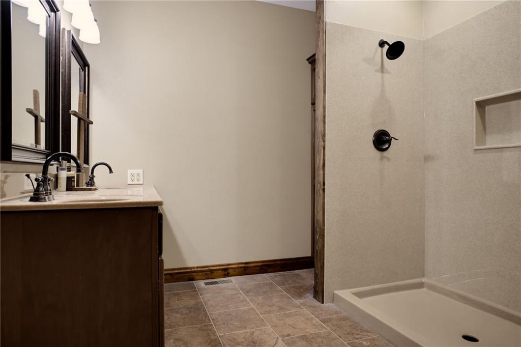 605 E Crandall Street Property Photo 16