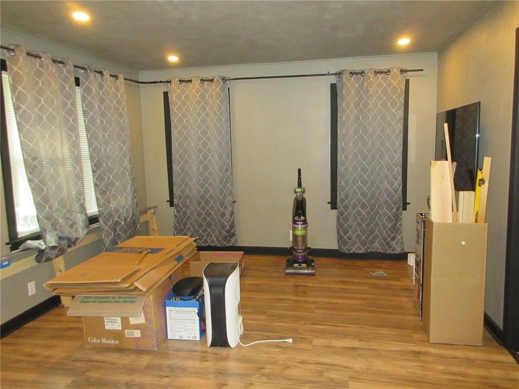 428 E Gudgell Avenue Property Photo 6