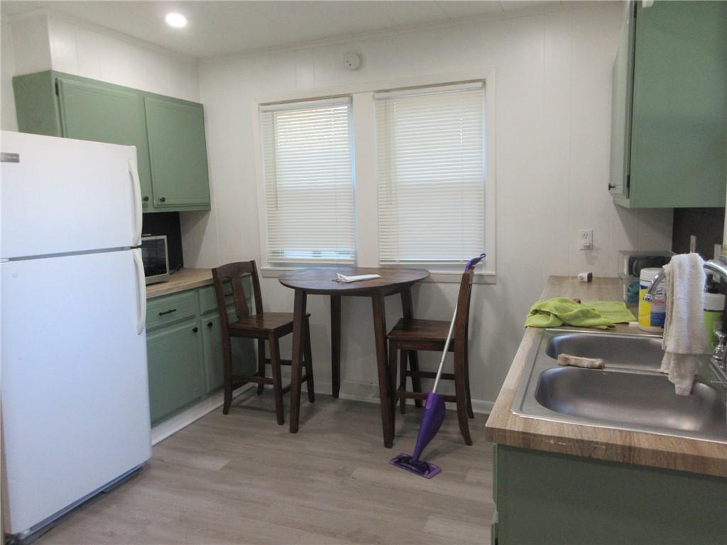 428 E Gudgell Avenue Property Photo 7