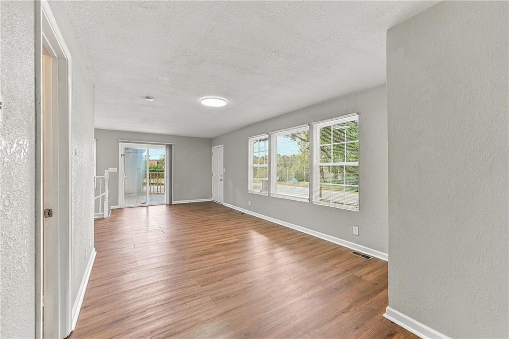 3809 N Spruce Avenue Property Photo 8