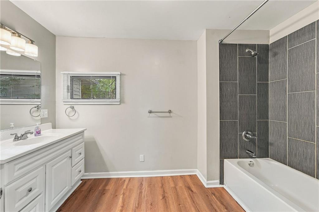 3809 N Spruce Avenue Property Photo 9