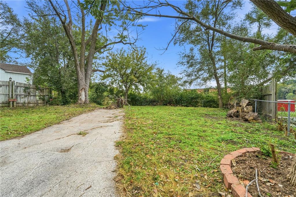3809 N Spruce Avenue Property Photo 27