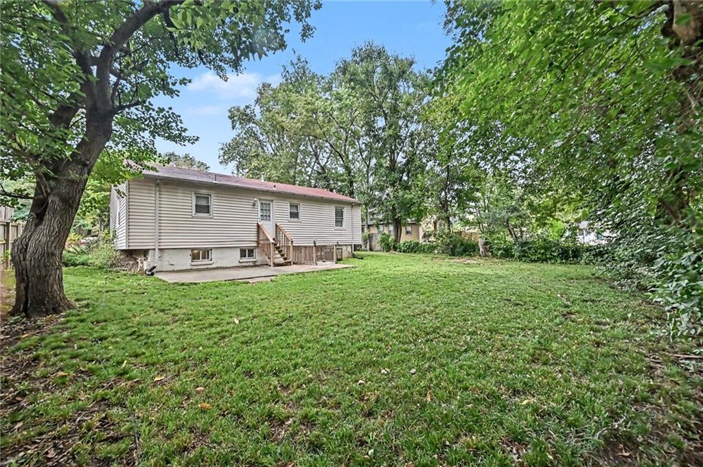 2425 S Lees Summit Road Property Photo 15