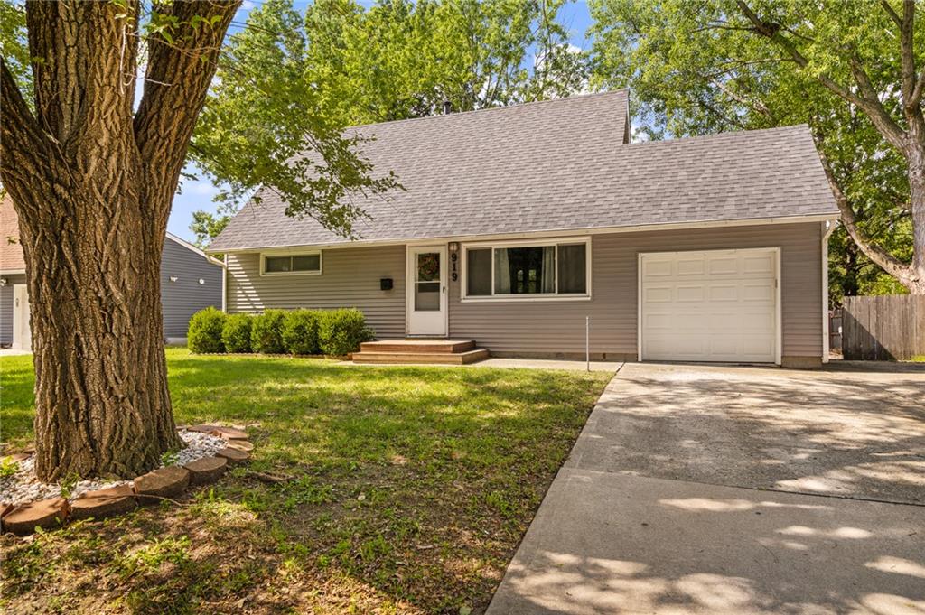 919 S Sunset Drive Property Photo 4