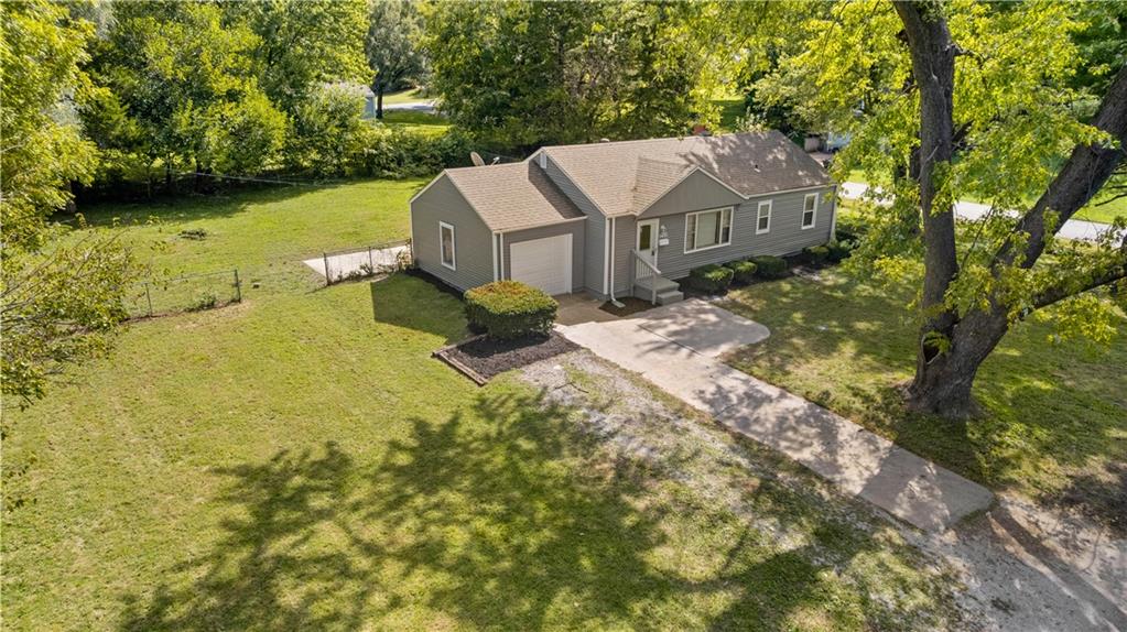 5433 Willow Avenue Property Photo 4