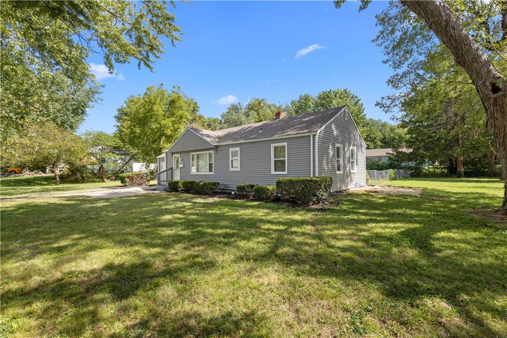 5433 Willow Avenue Property Photo 6