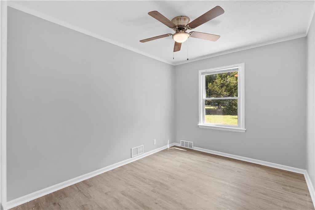 5433 Willow Avenue Property Photo 12