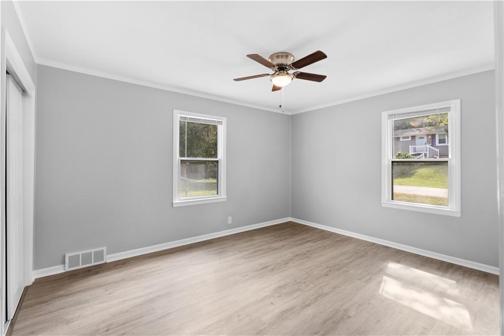 5433 Willow Avenue Property Photo 13