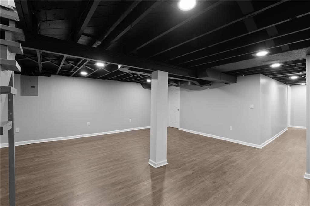5433 Willow Avenue Property Photo 16