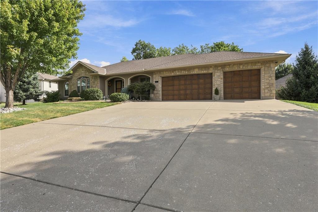 3829 S Coachman Drive Property Photo