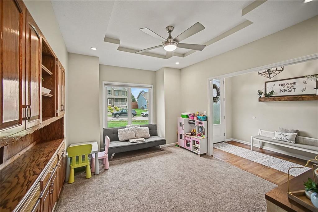 201 Surrey Court Property Photo 8