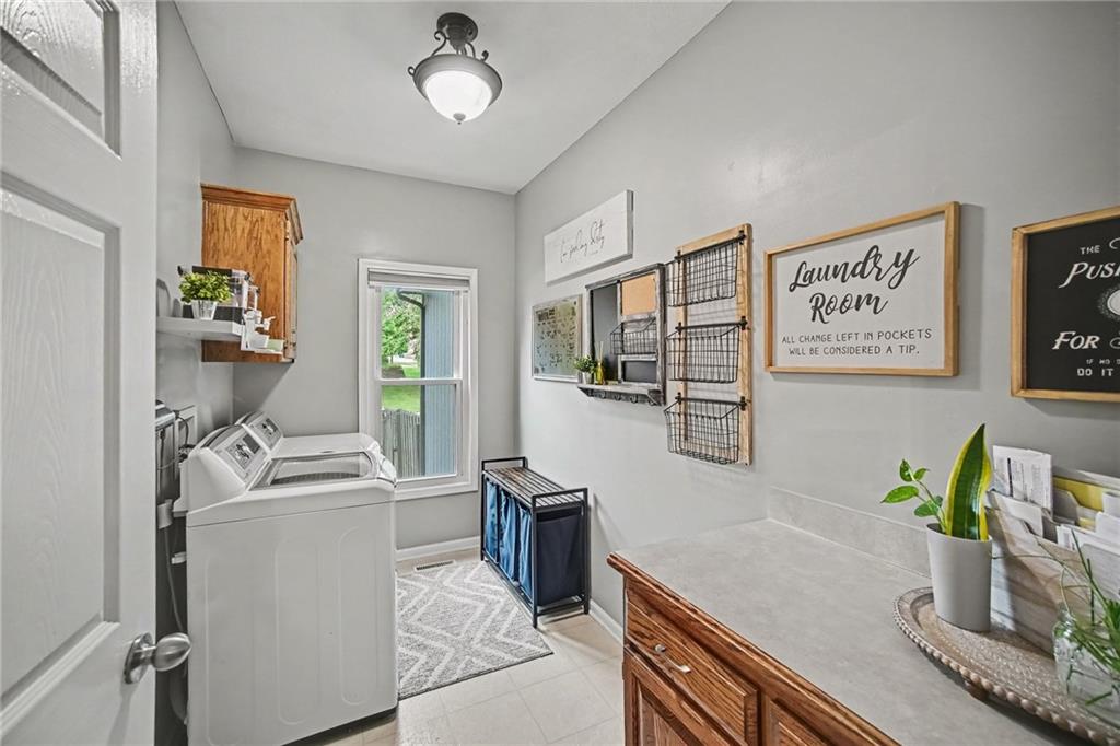 201 Surrey Court Property Photo 19