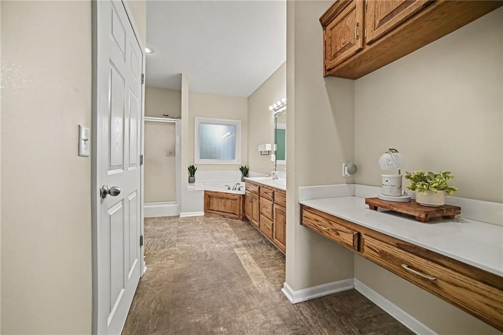 201 Surrey Court Property Photo 22