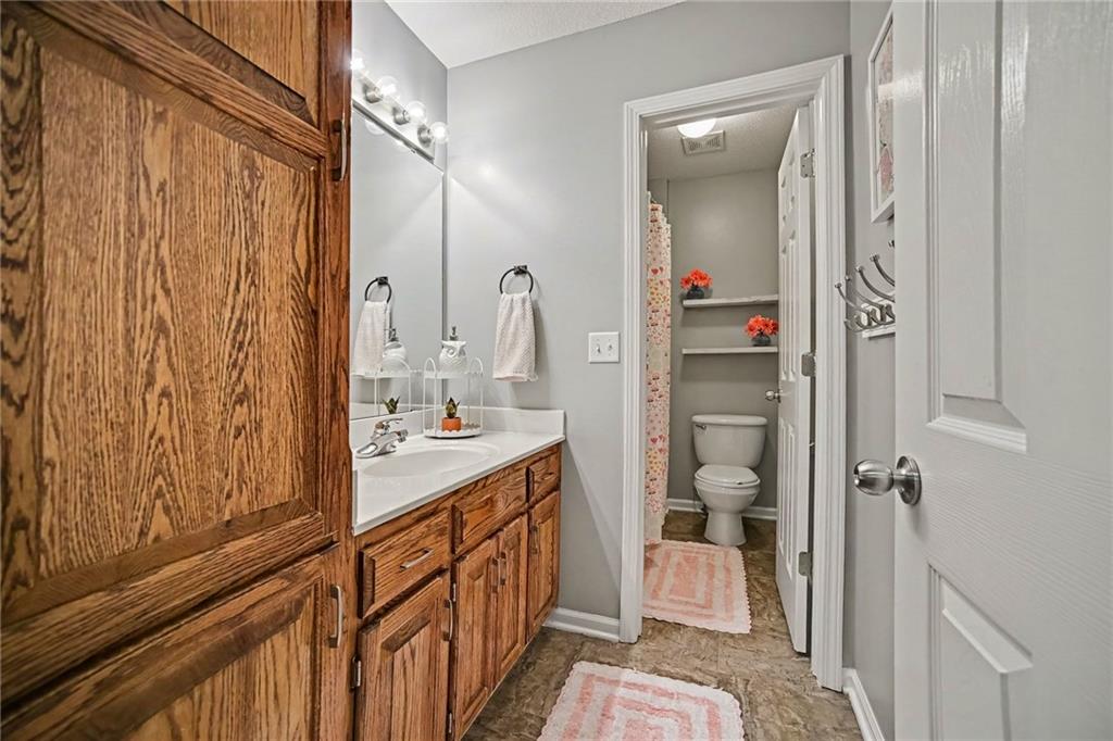 201 Surrey Court Property Photo 25