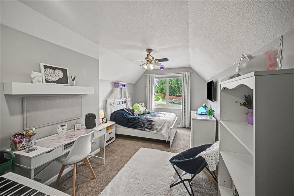 201 Surrey Court Property Photo 27