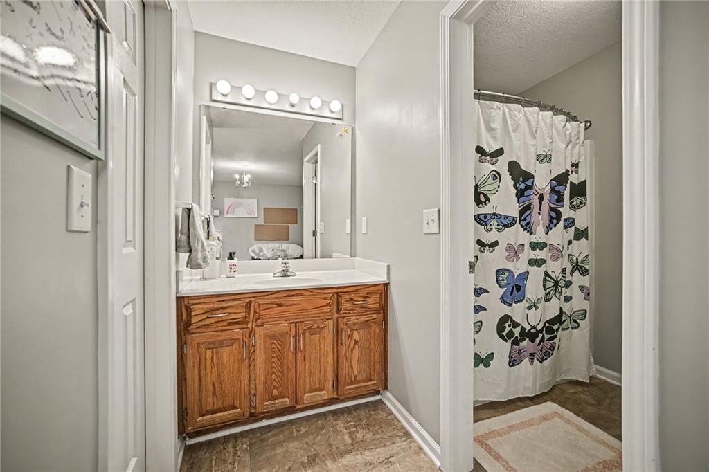 201 Surrey Court Property Photo 28