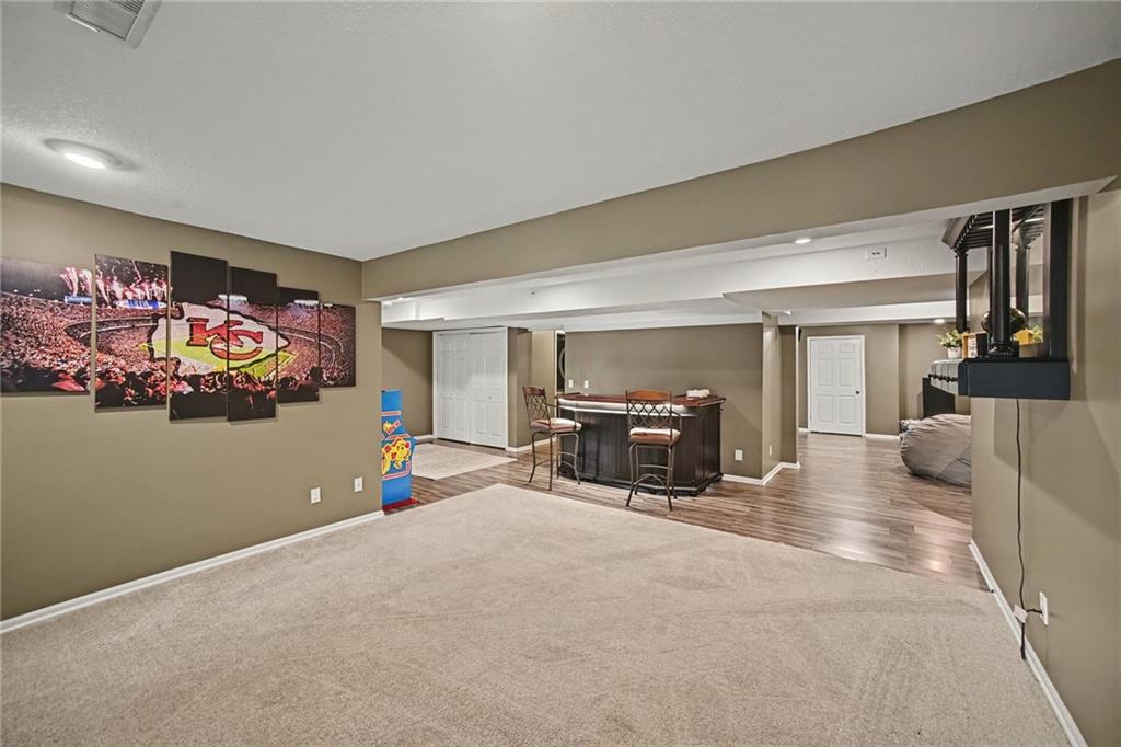 201 Surrey Court Property Photo 29