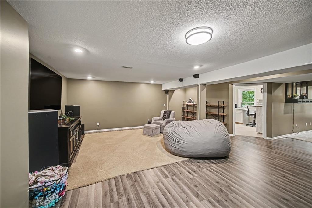201 Surrey Court Property Photo 31