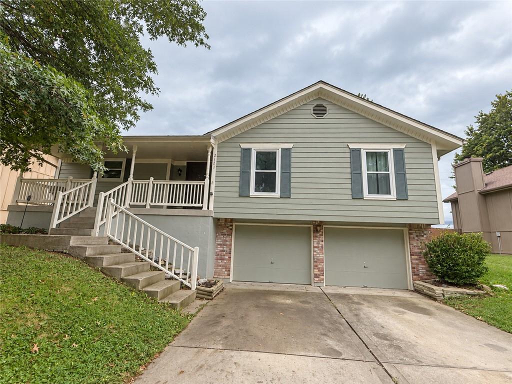 2121 Nw Hidden Pointe Court Property Photo