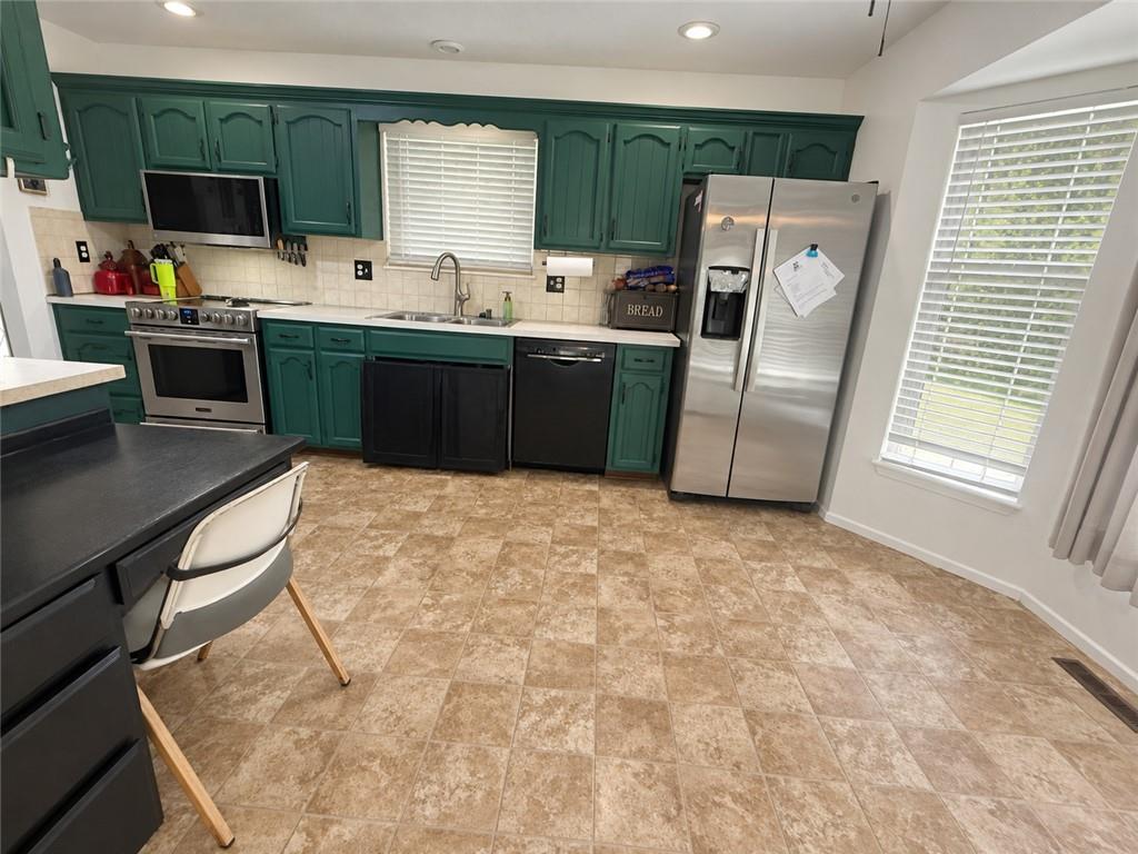 2121 Nw Hidden Pointe Court Property Photo 4