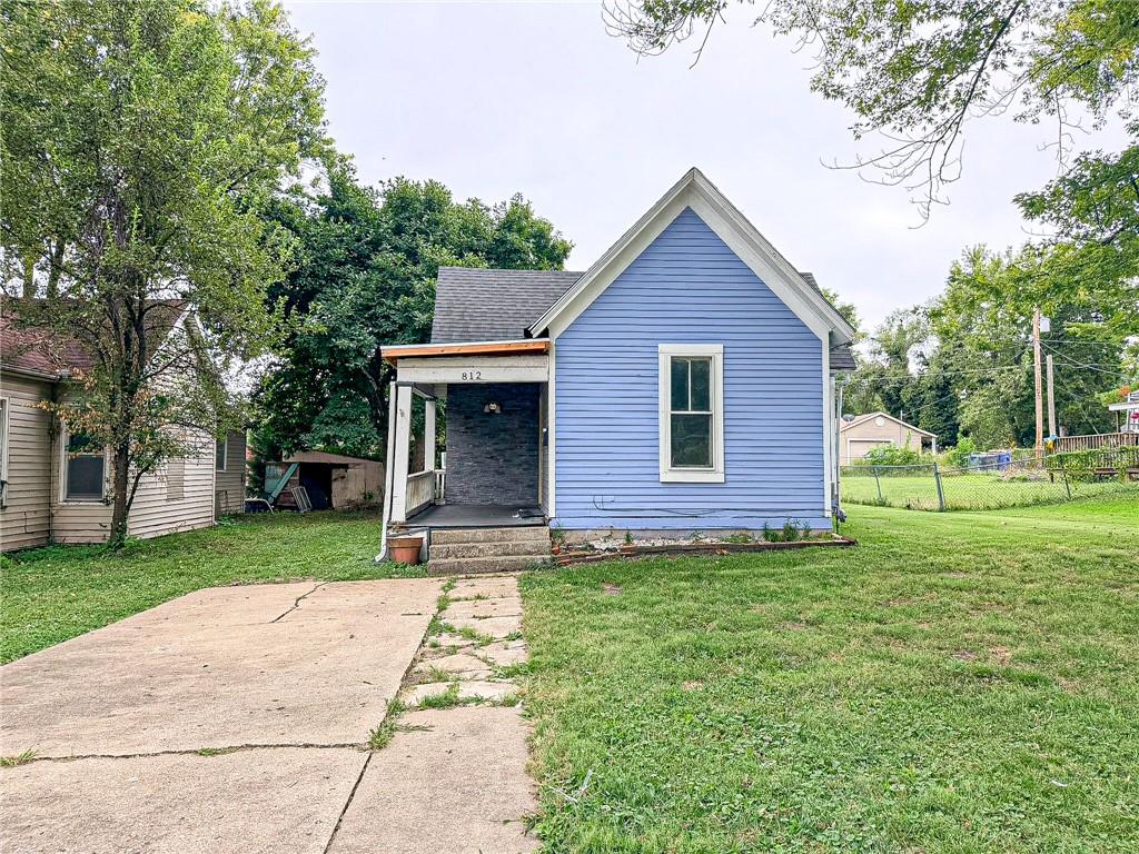 812 E 7th Street Property Photo 1