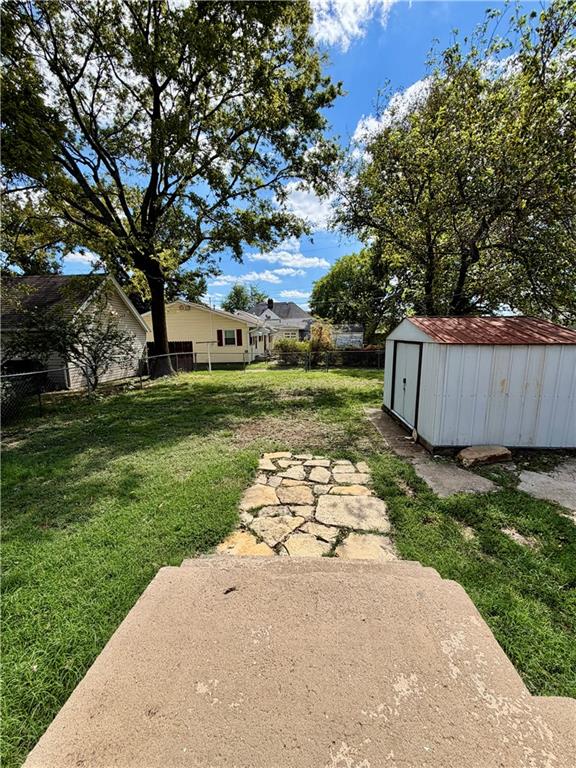 1203 W 5th Street Property Photo 18