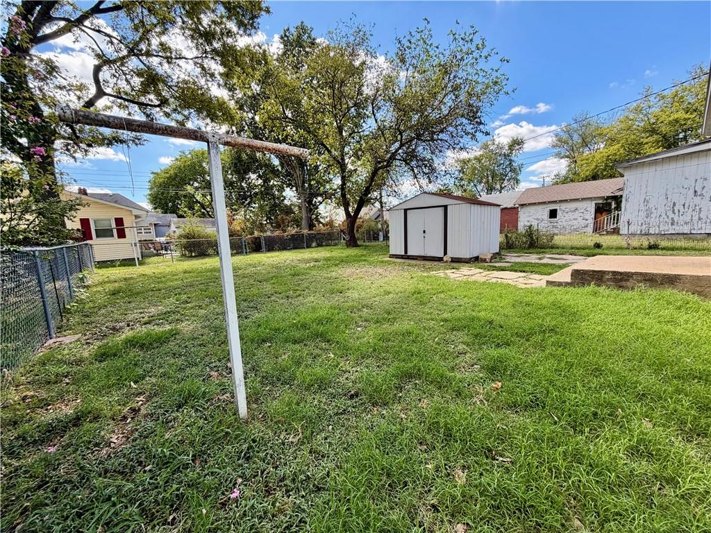1203 W 5th Street Property Photo 19