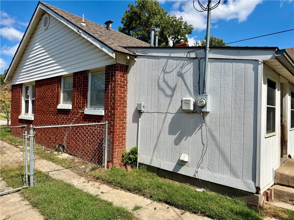 1203 W 5th Street Property Photo 22