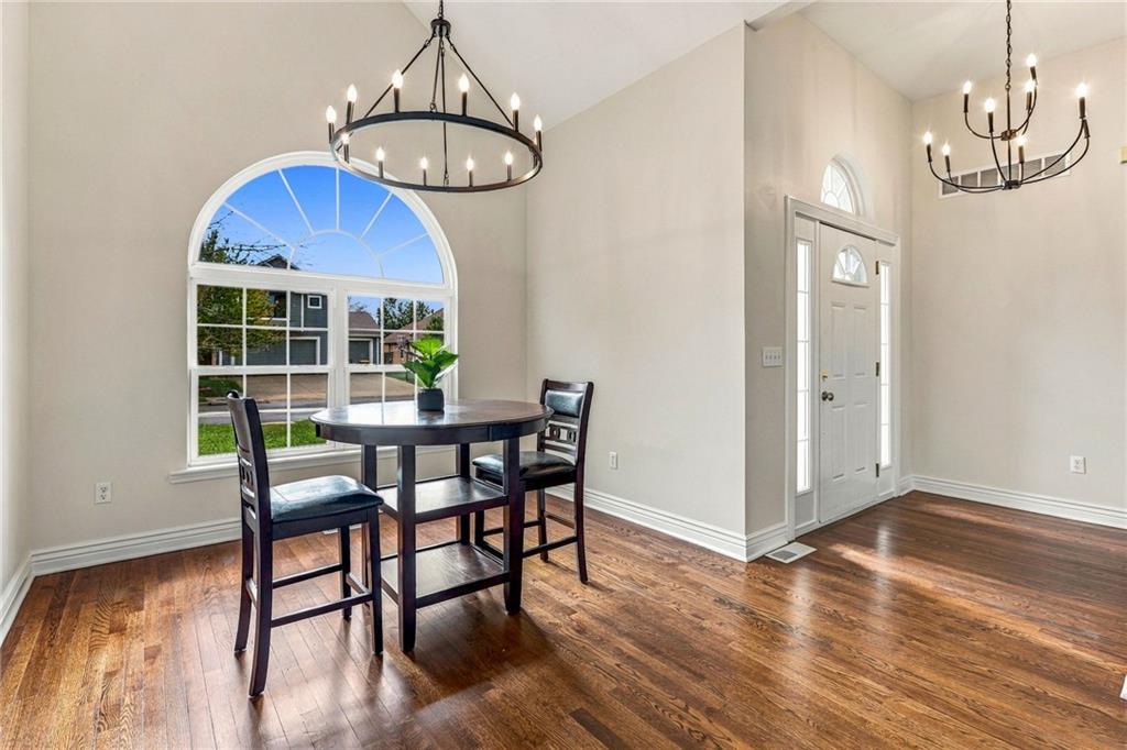 1306 Thomas Drive Property Photo 6