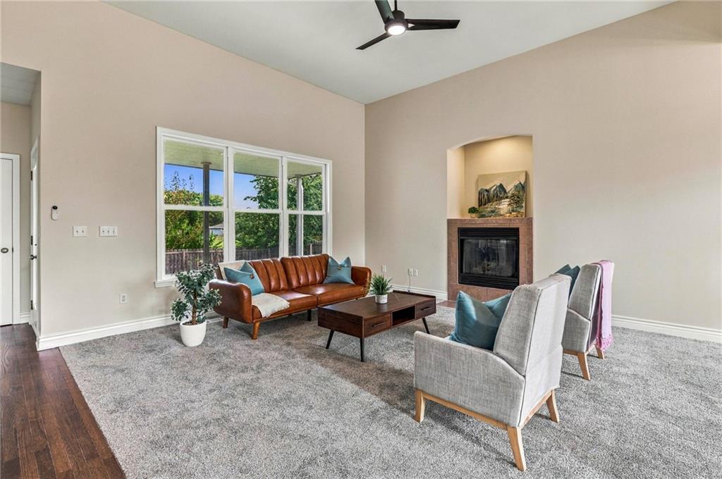 1306 Thomas Drive Property Photo 8