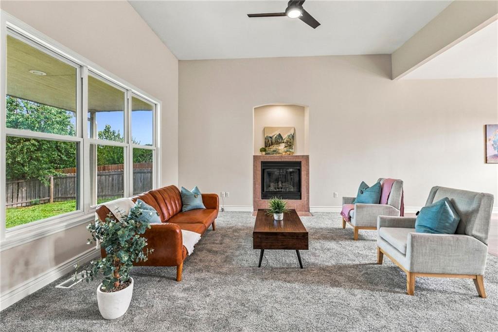 1306 Thomas Drive Property Photo 9