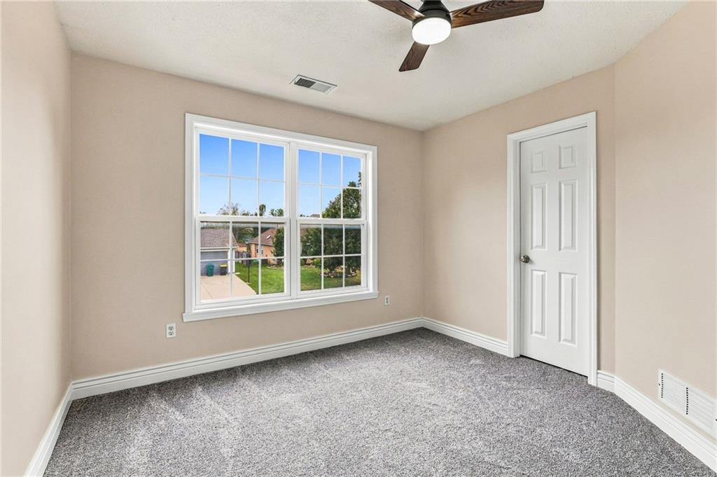 1306 Thomas Drive Property Photo 29