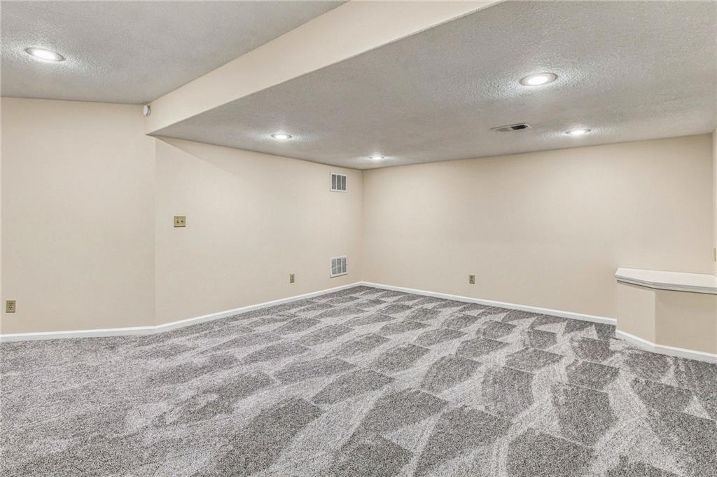 1306 Thomas Drive Property Photo 31