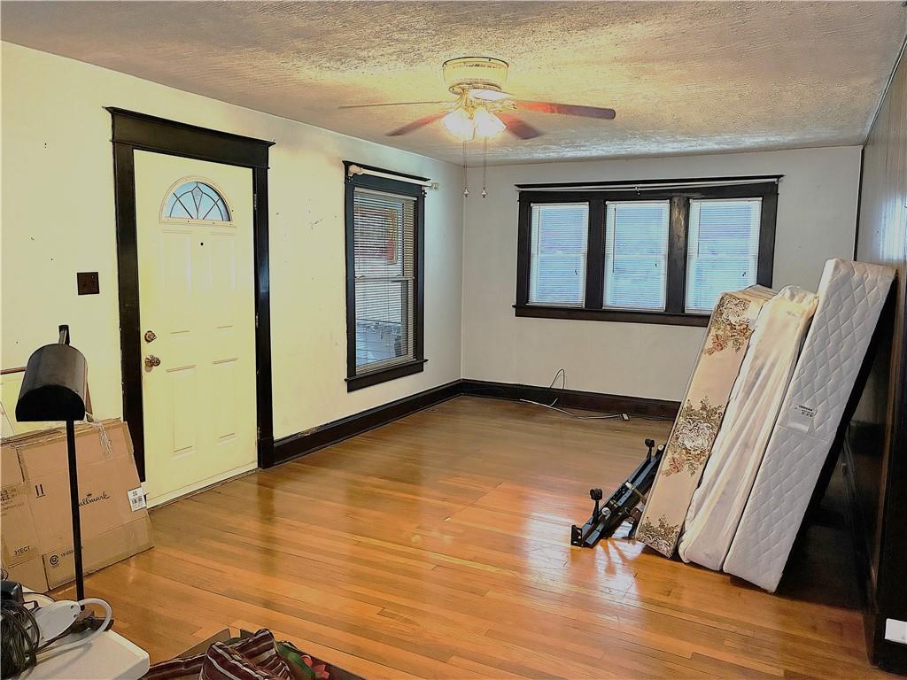 3525 Flora Avenue Property Photo 4