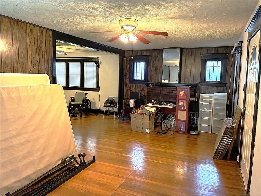 3525 Flora Avenue Property Photo 5