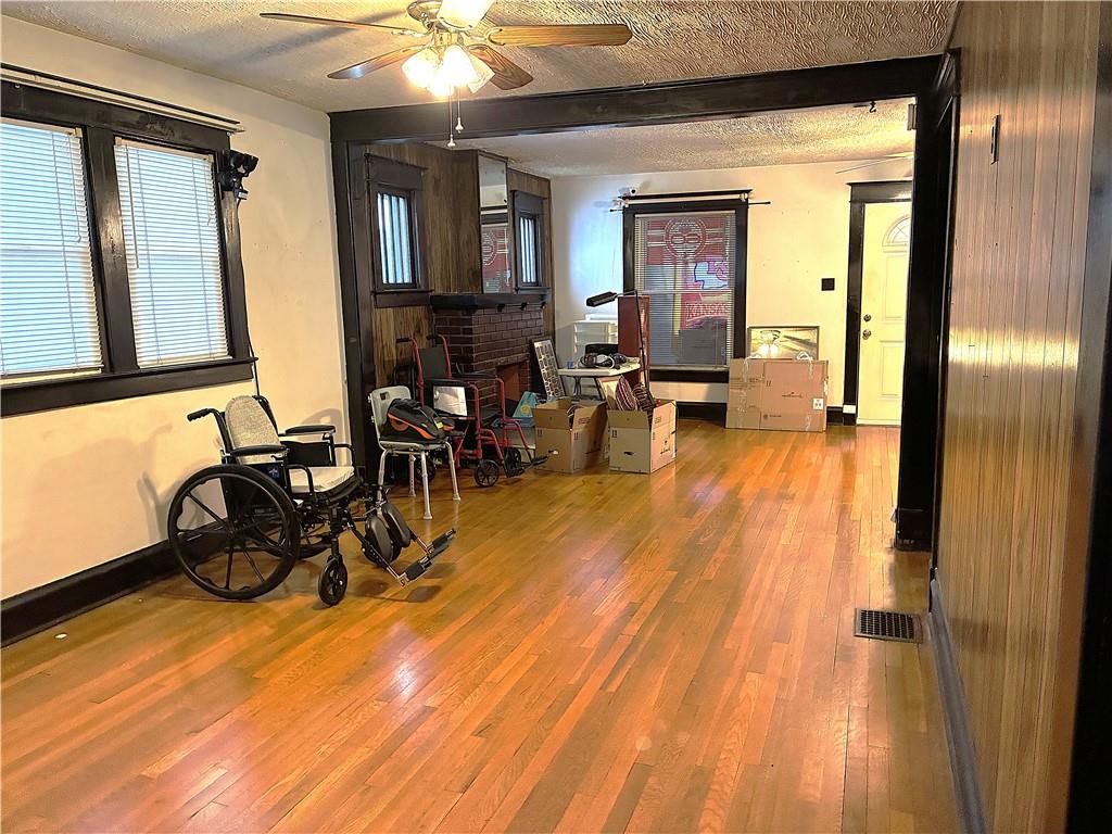 3525 Flora Avenue Property Photo 6