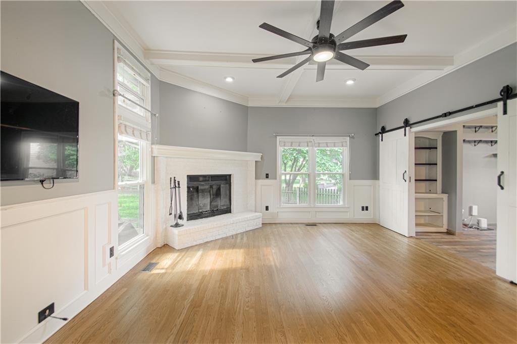 8533 Hall Street Property Photo 8