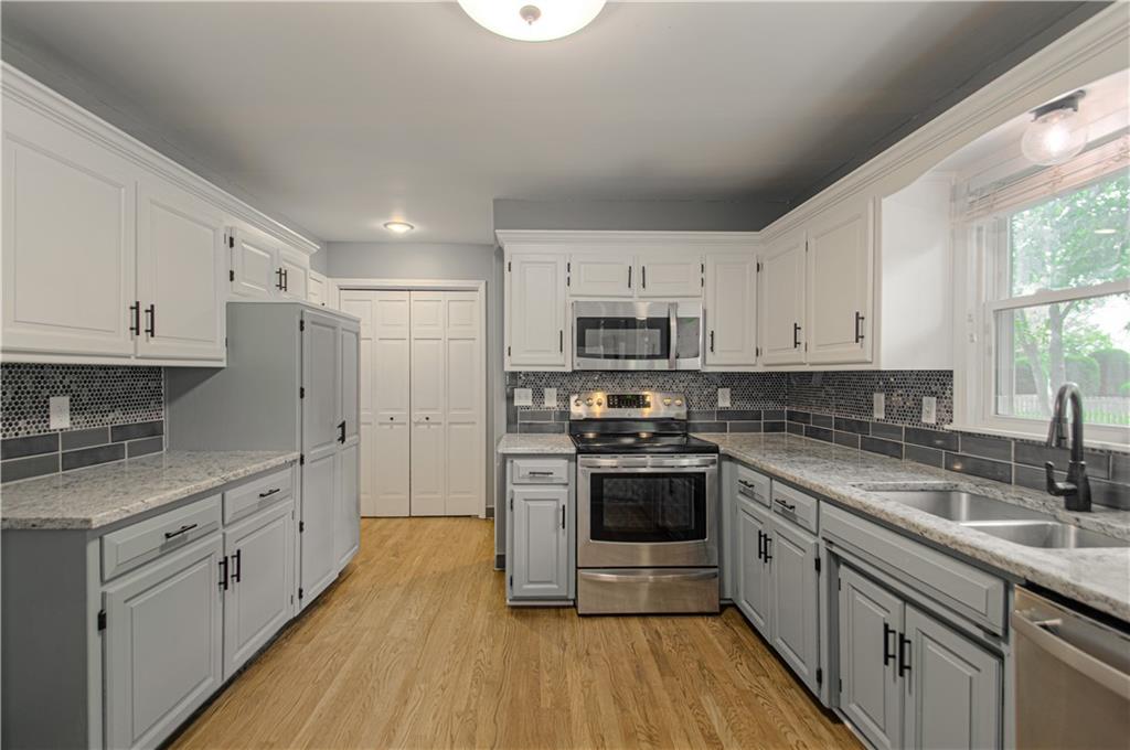 8533 Hall Street Property Photo 16