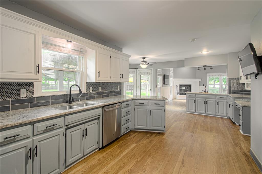 8533 Hall Street Property Photo 17
