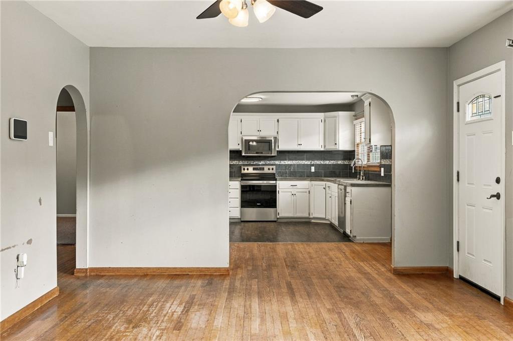 512 E Woods Street Property Photo 7