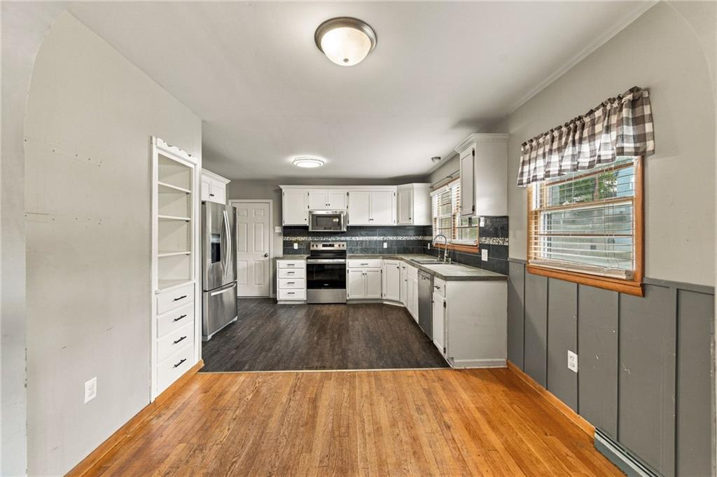 512 E Woods Street Property Photo 8