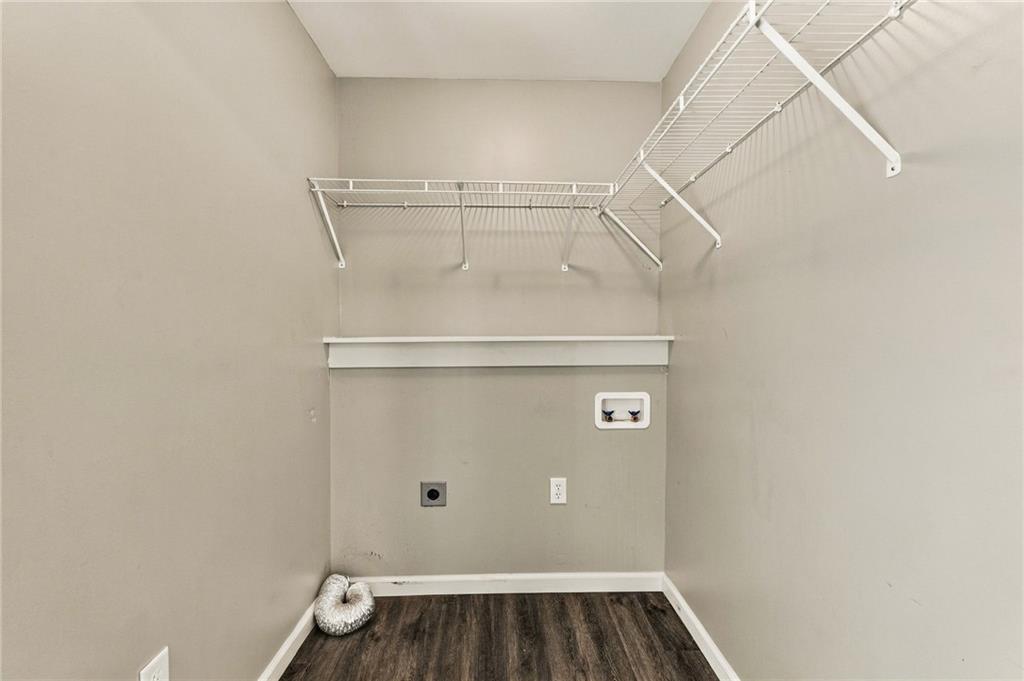 512 E Woods Street Property Photo 23