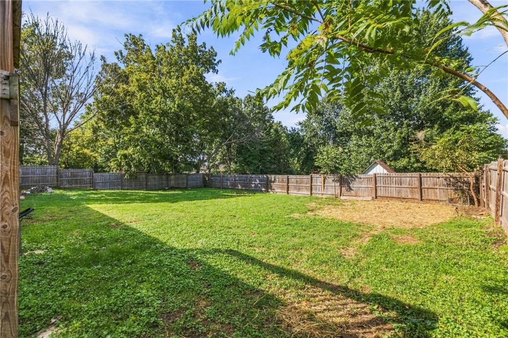 512 E Woods Street Property Photo 29