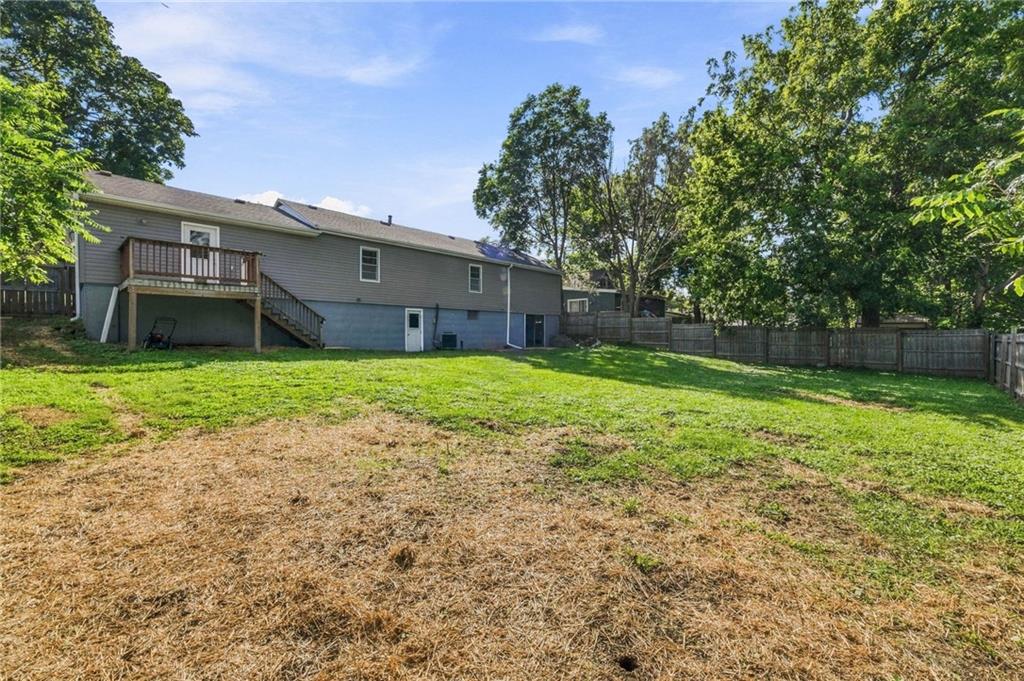 512 E Woods Street Property Photo 30